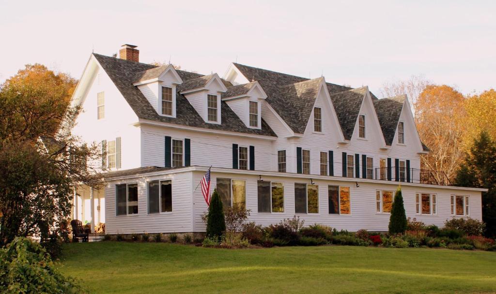 Inn At Pleasant Lake New London Экстерьер фото
