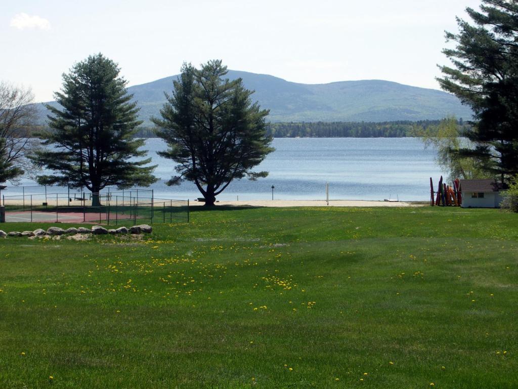 Inn At Pleasant Lake New London Экстерьер фото