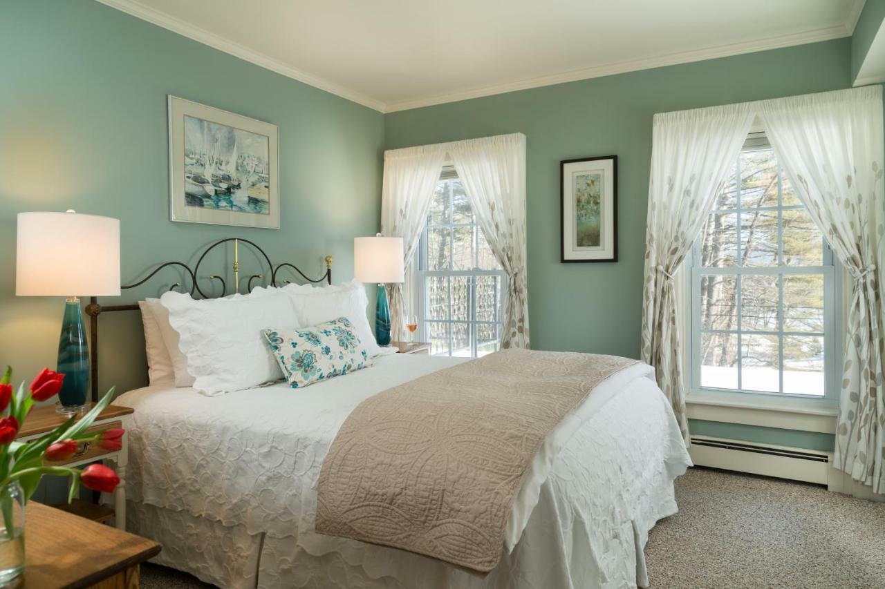 Inn At Pleasant Lake New London Экстерьер фото