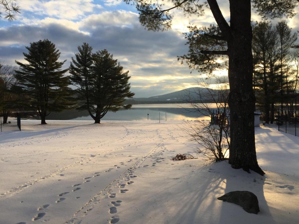 Inn At Pleasant Lake New London Экстерьер фото