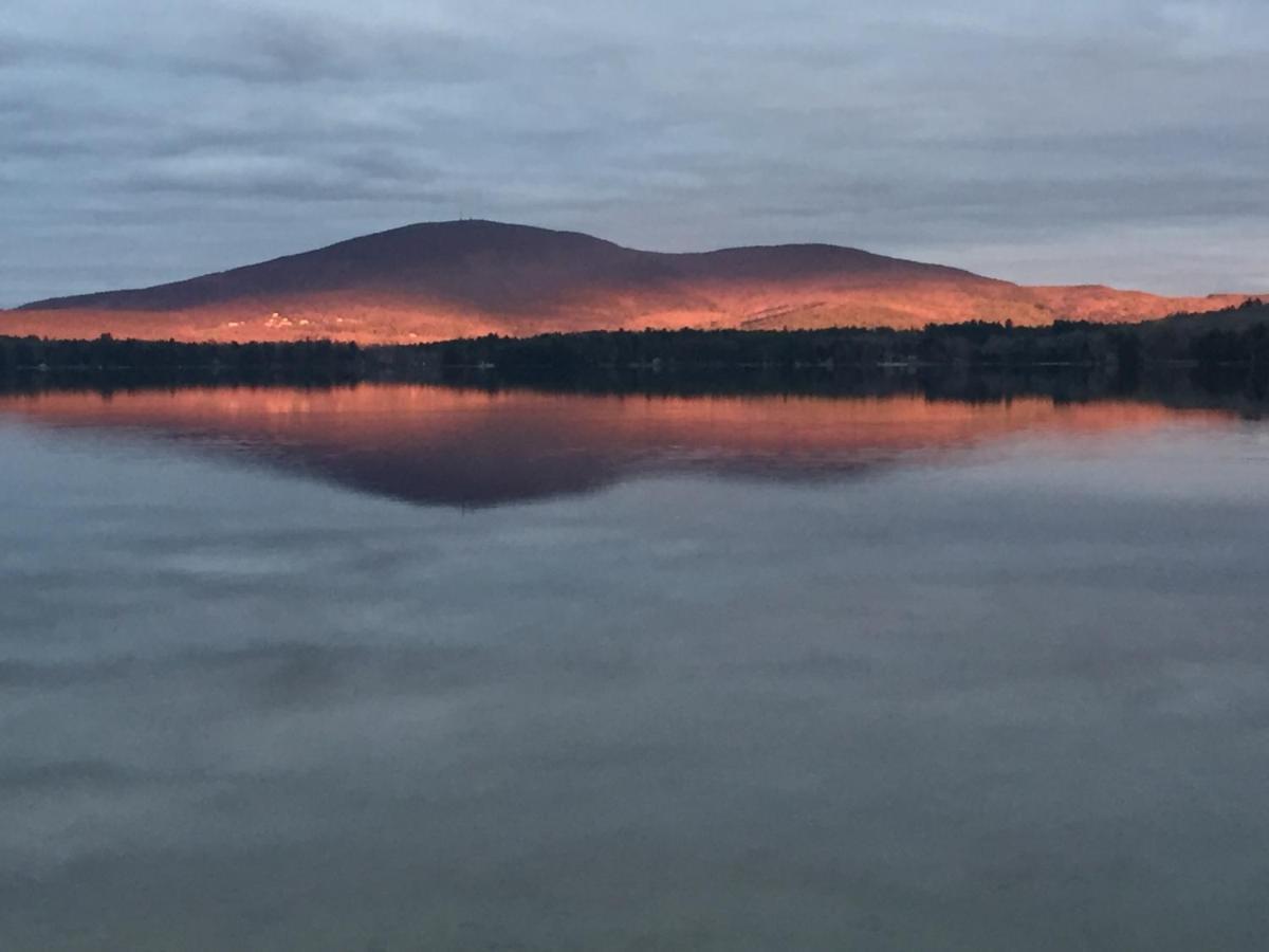 Inn At Pleasant Lake New London Экстерьер фото