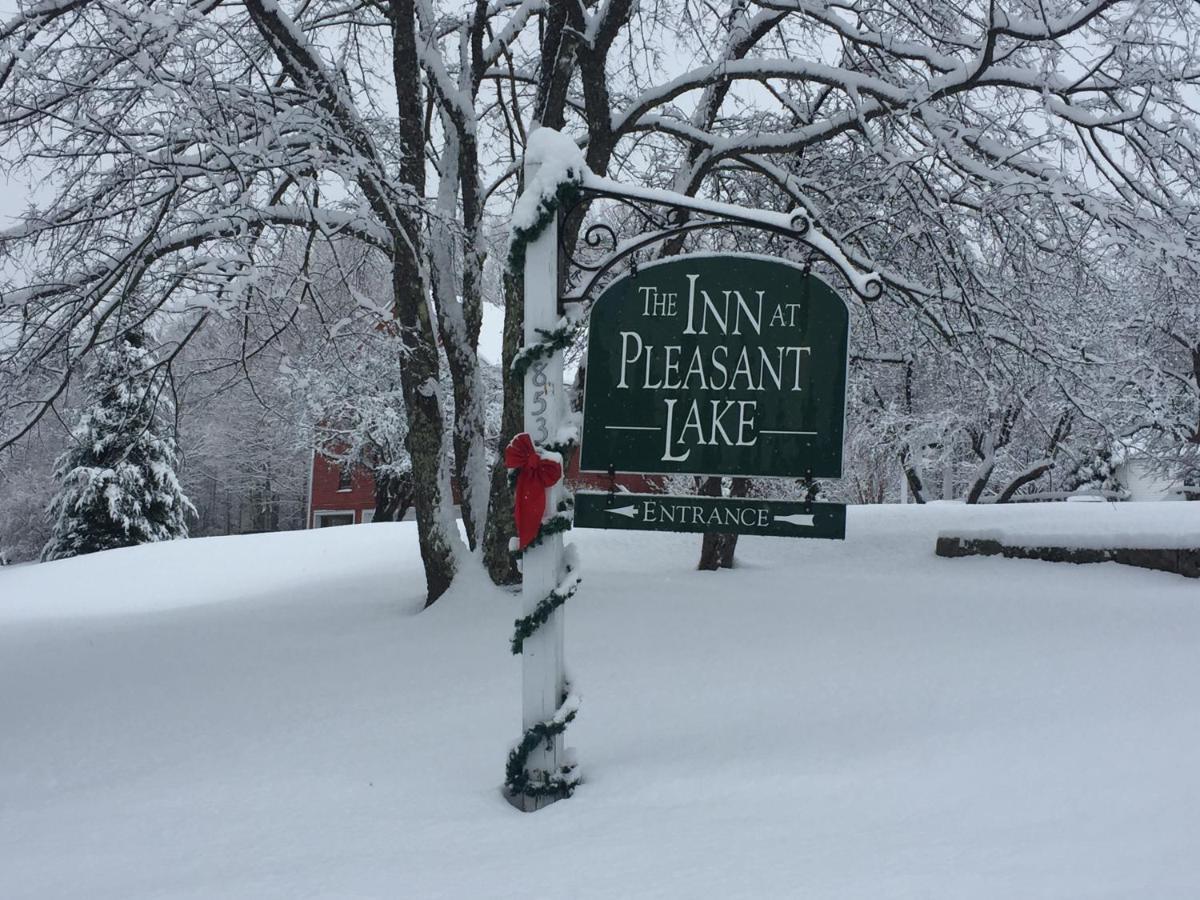 Inn At Pleasant Lake New London Экстерьер фото