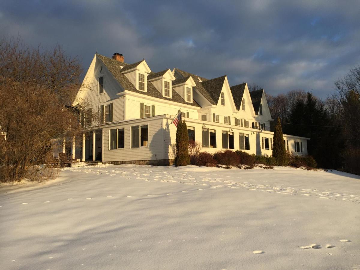 Inn At Pleasant Lake New London Экстерьер фото